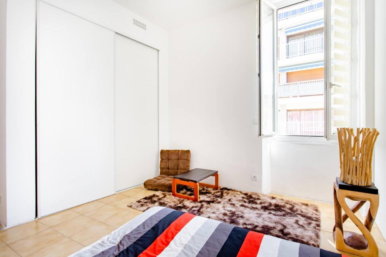 Room Rental In Apartment In Marseilles Exterior foto