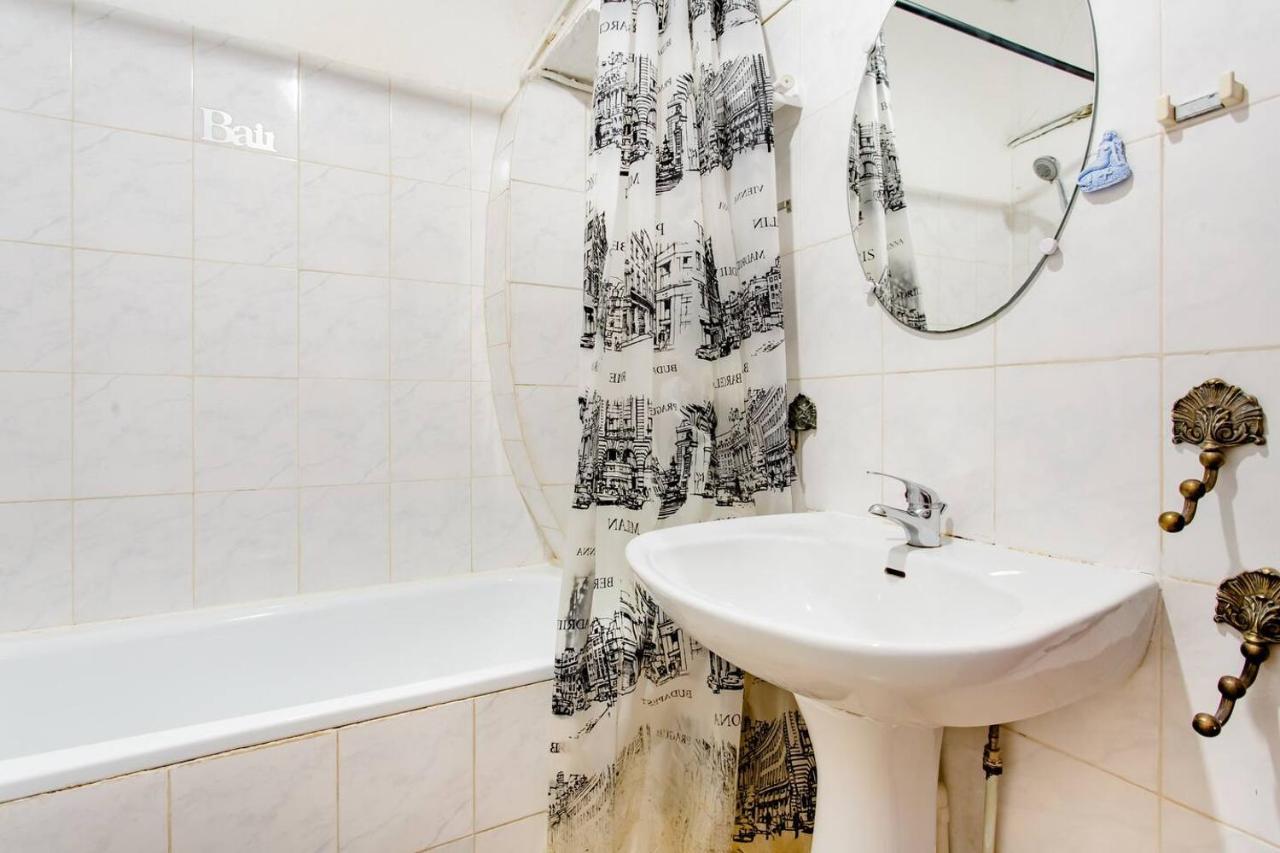 Room Rental In Apartment In Marseilles Exterior foto